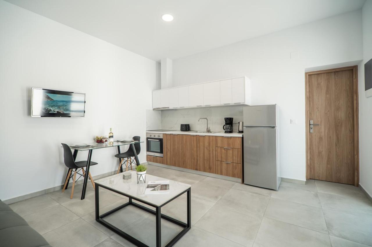 Kiani Apts Каливес Екстериор снимка